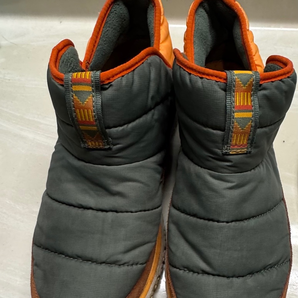 L.L. BEAN MEN'S SIZE 9 MOUNTAIN CLASSIC QUILTED ANKLE BOOTS NYLON SLIP ON SHOES